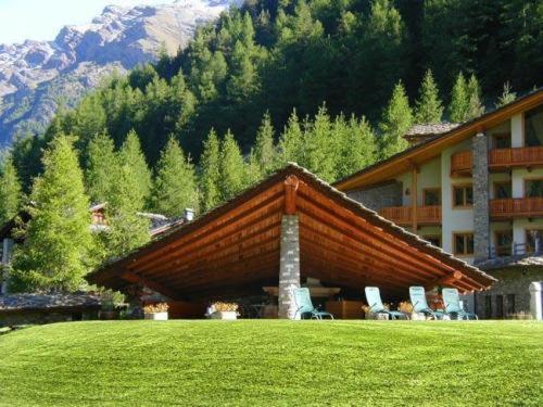 Eco Wellness Hotel Notre Maison Cogne Eksteriør billede