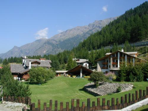 Eco Wellness Hotel Notre Maison Cogne Eksteriør billede