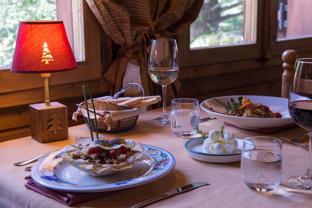 Eco Wellness Hotel Notre Maison Cogne Restaurant billede